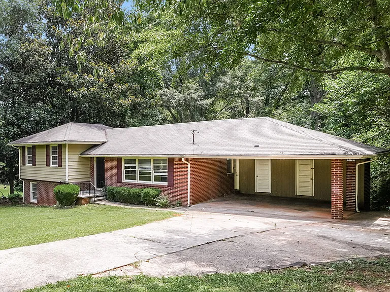 2937 Thompson Cir — Photo 5