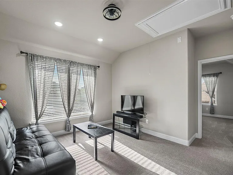 18606 Rock Quarry Trl — Photo 26