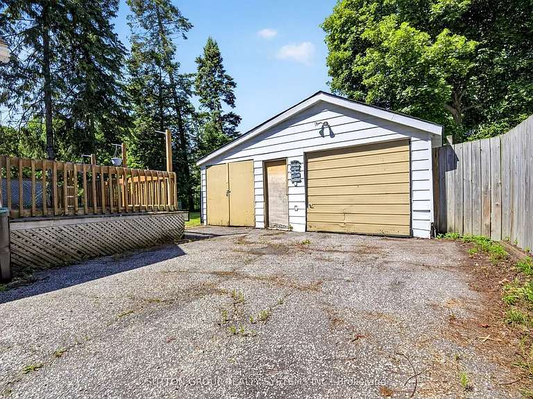 2082 Lilac Dr — Photo 27