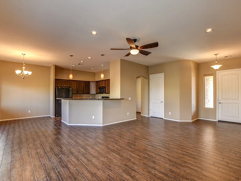 4844 N Salem Pl — Photo 3
