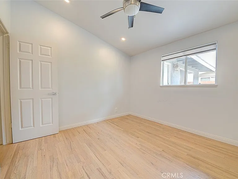 2044 W Spruce Ave — Photo 21