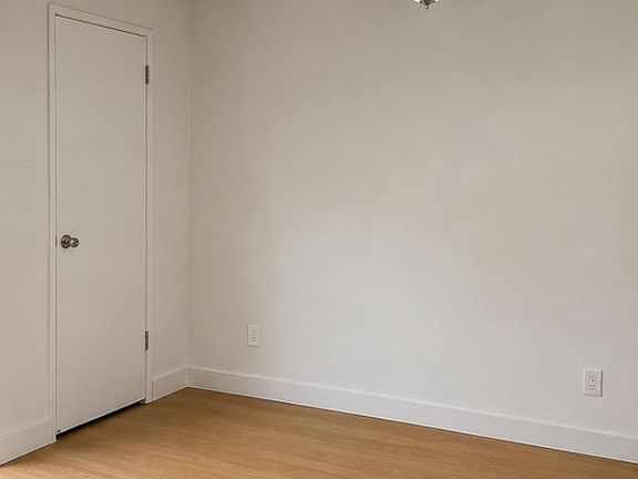 5th image of 1500 Eastpark Dr Unit 3