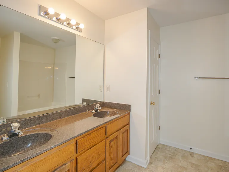 808 S Love Chapel Rd — Photo 10