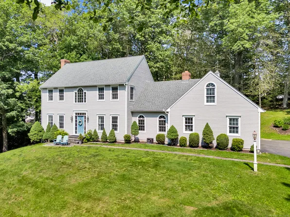 27 Regency Drive, North Haven, CT 06473