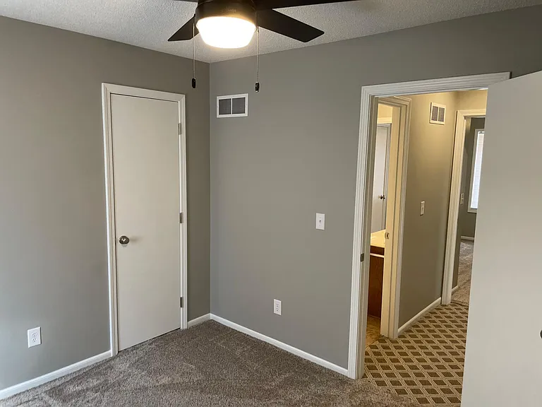 202 N Lightburne St — Photo 8
