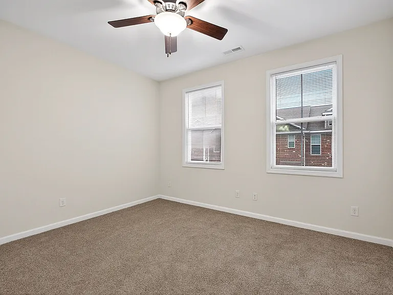 115 Joy Dr #115 — Photo 11