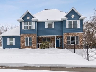 811 Stanwood Dr, Cedar Falls, IA, 50613