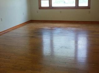 1709 S Whittle Ave, Olney, IL 62450