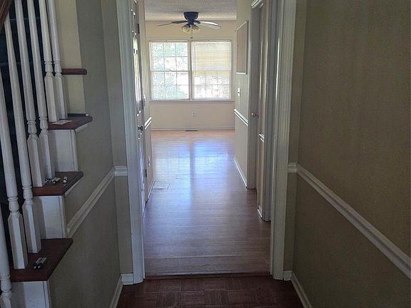 3rd image of 2307 Cliffside Dr
