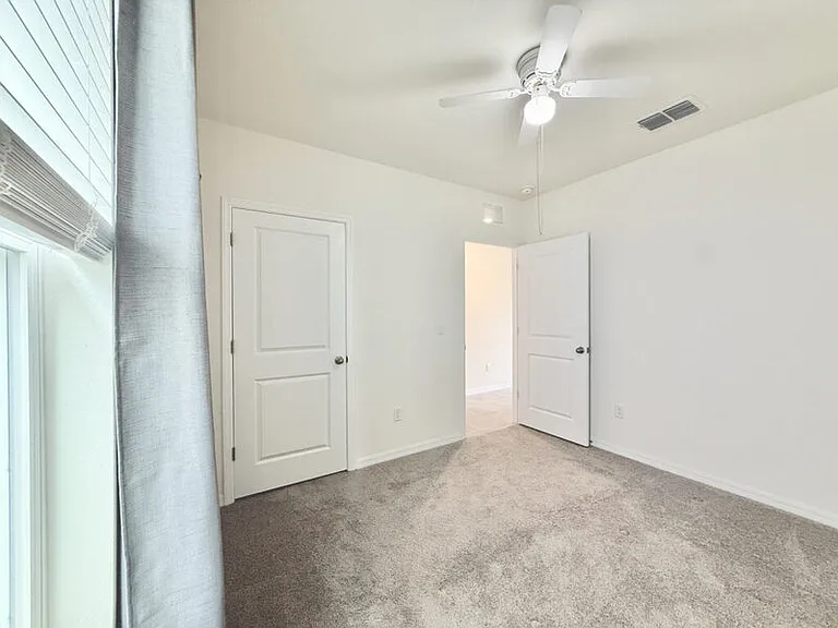 5699 Chorleywood Ln — Photo 33