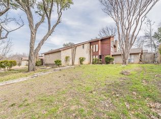 1822 Wildwood Dr, Grand Prairie, TX 75050
