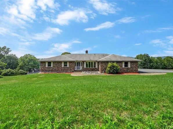 281 Appenzell Ter, Stroudsburg, PA 18360