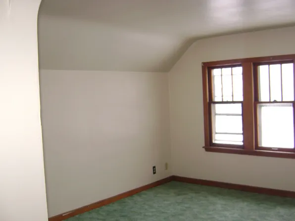 2851 N 55th St, Milwaukee, WI 53210