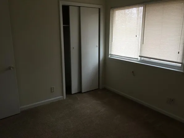 8571 Parkside Dr, Jonesboro, GA 30238