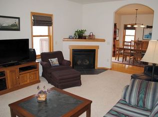 481 Stonehaven Dr, Sun Prairie, WI 53590