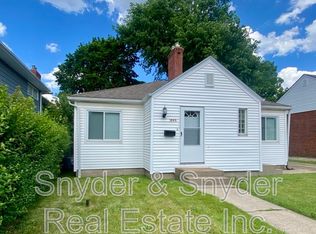 1093 N Main St, Akron, OH 44310