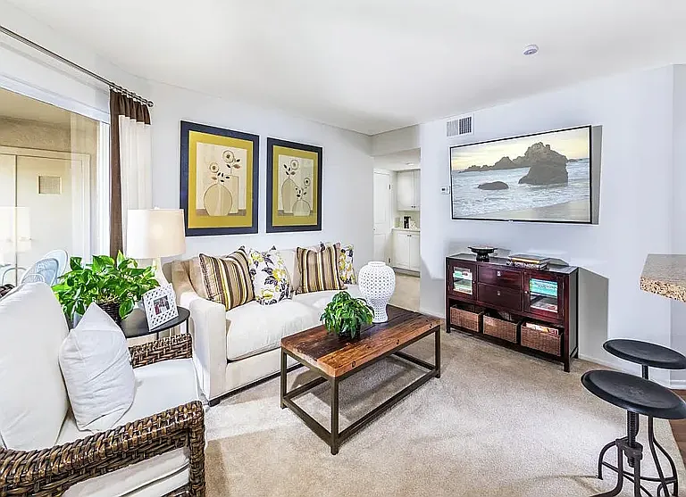 2 bed, 891 sqft, $3,500 — Photo 1