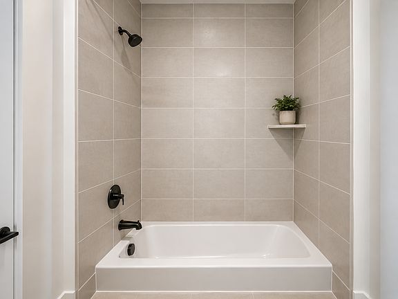 5th image of 486 Market St #404