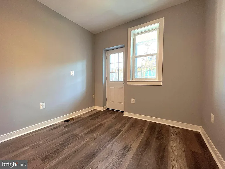 1210 Half St SW — Photo 25