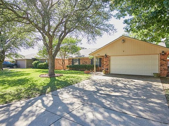 3rd image of 3808 Fairhaven Dr