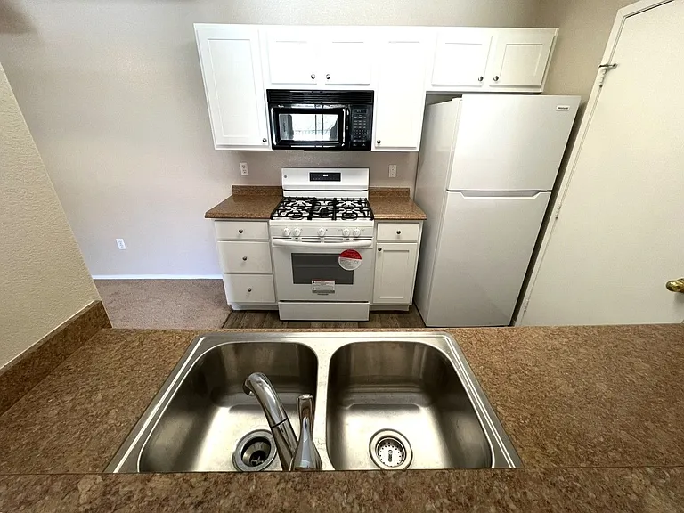 950 Seven Hills Dr #122 — Photo 16
