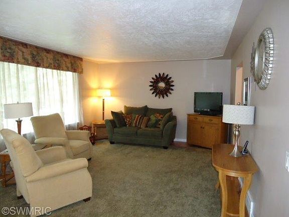 4th image of 2180 Lake Ave