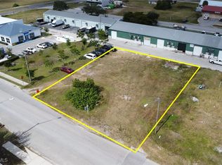 831 NE 7th St, Cape Coral, FL 33909