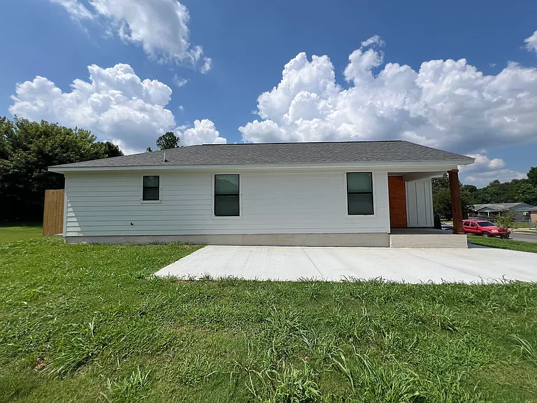 3701 Glenburee Cv — Photo 3