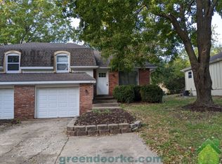 1425 E Haven Ln, Olathe, KS 66062