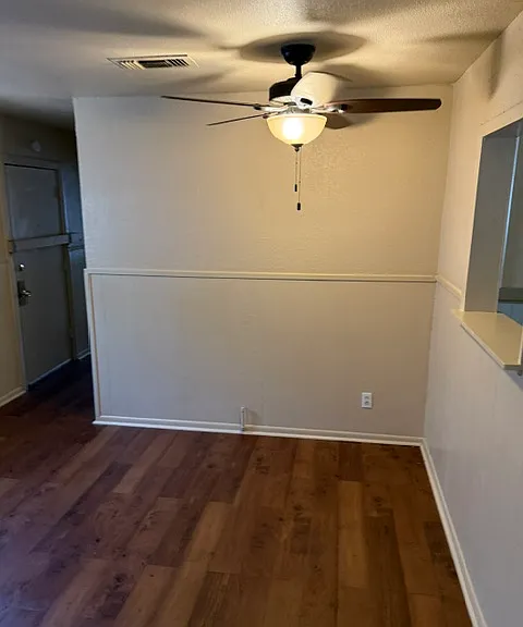 3837 Childress St — Photo 9
