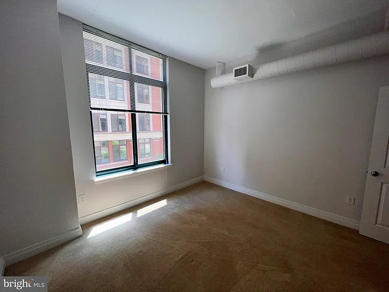 1205 Garfield St #305 — Photo 8