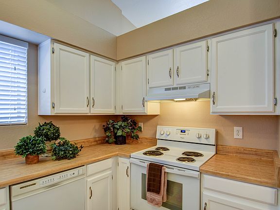 2nd image of 5135 E Evergreen St Unit 1254
