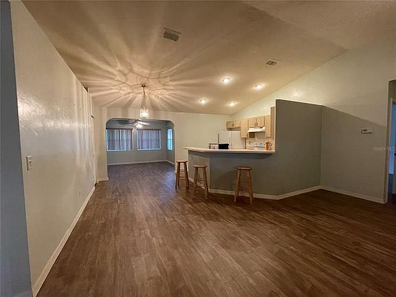 3rd image of 8132 N Maltese Dr