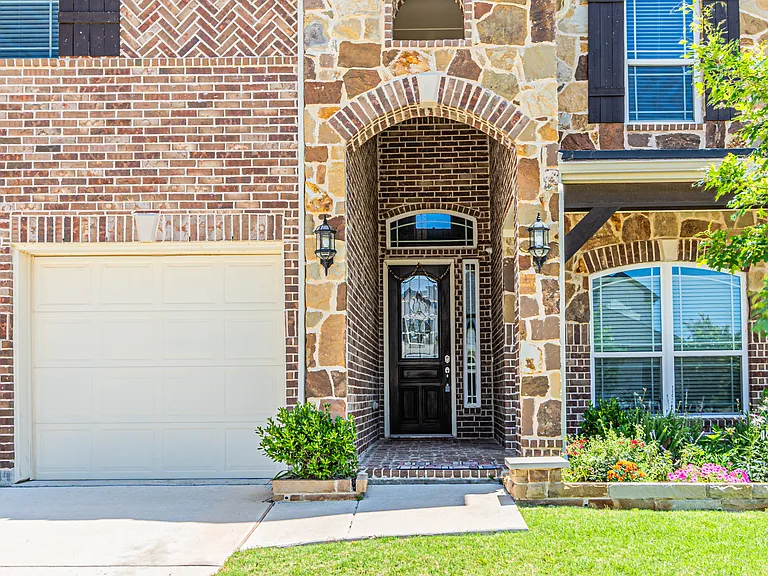 3316 Hickory Ln — Photo 4