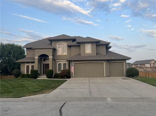 503 NE Legacy Wood Cir, Lees Summit, MO 64086