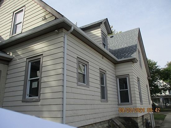 2nd image of 417 Buell Ave