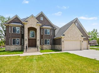 56350 Willow Creek Blvd, Shelby Township, MI 48316