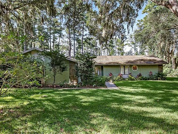 3rd image of 17437 Elsinore Dr