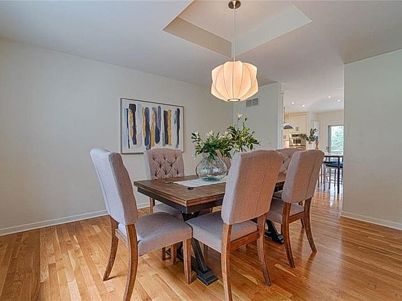 HUGE DINING ROOM WITH RECESSED LIGHTING
