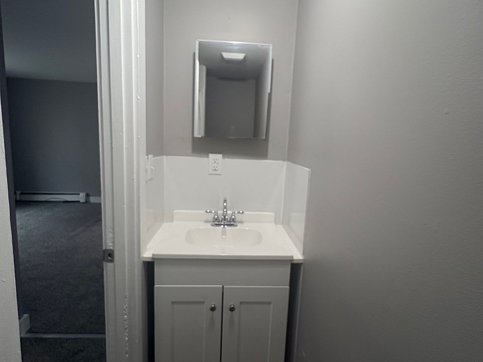 1st image of 7 Lynn St APT 7