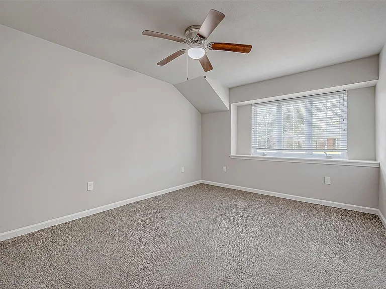 5622 Valkeith Dr — Photo 24