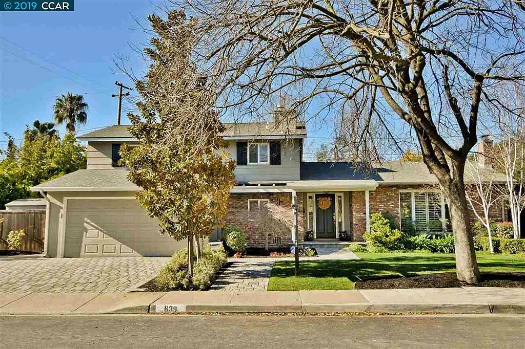 639 Banyan Ln photo 1