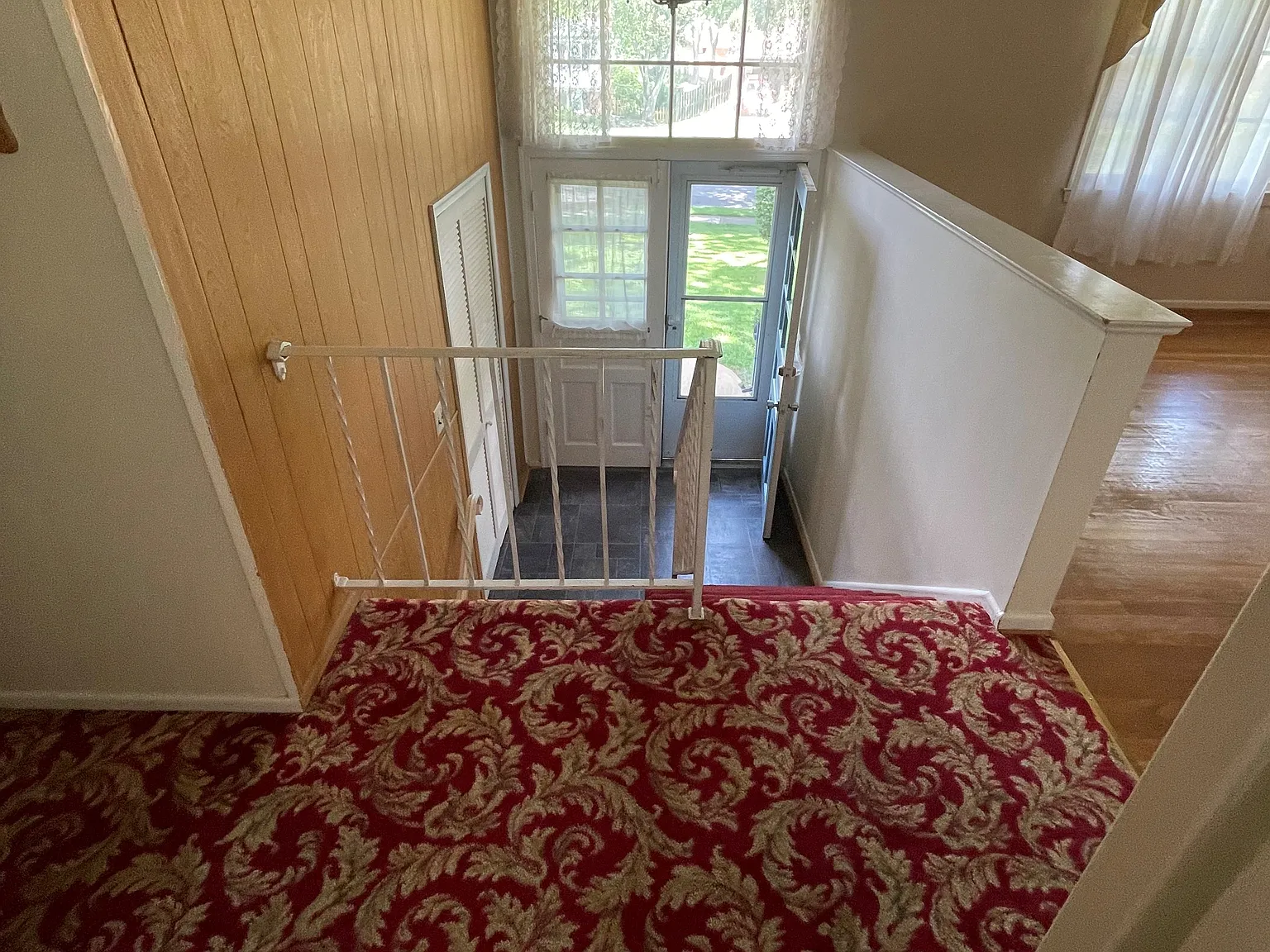 Spacious home located near Tysons Corner. 4BR 2.5 BA — Photo 4