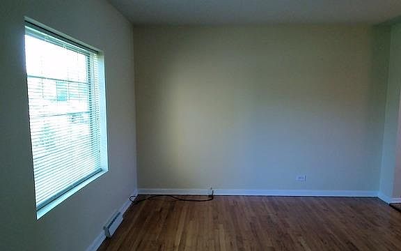 5th image of 249 Leonard Ave