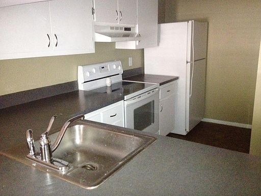 4th image of 608 Kenwick 103 Cir