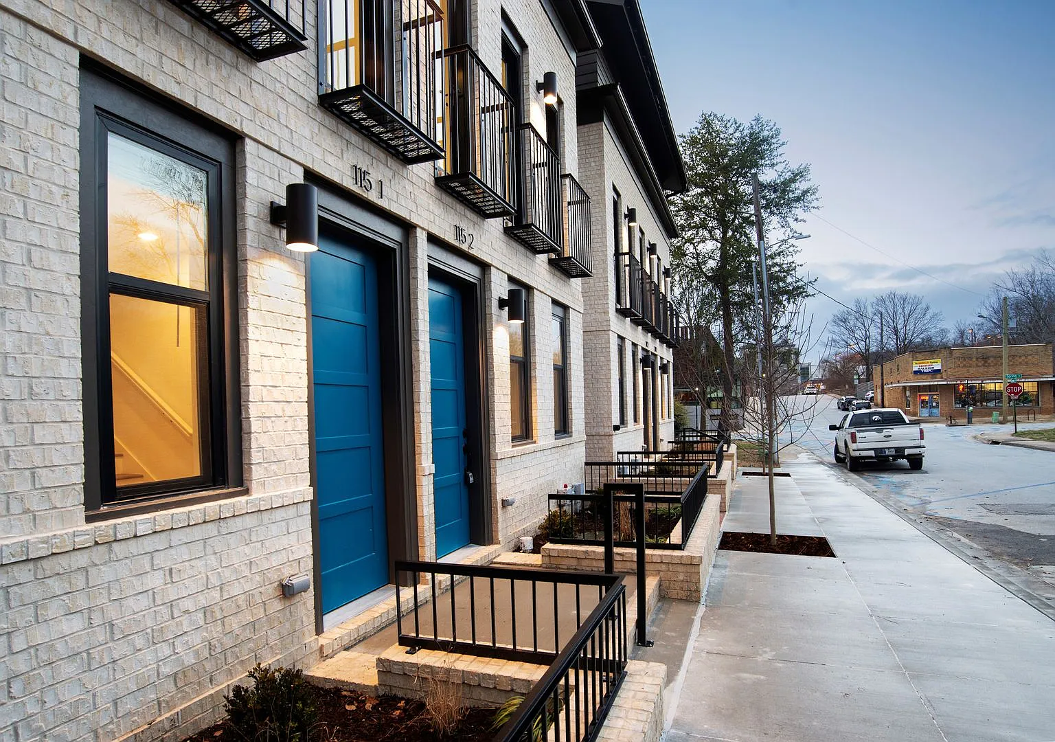 Sleek & Charming Newly Constructed Townhouse in Downtown Fayetteville! — Photo 2