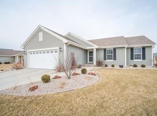 550 Farmstead Dr, Slinger, WI 53086