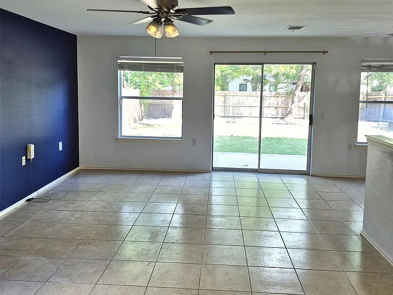 1139 Emmitt Run — Photo 3
