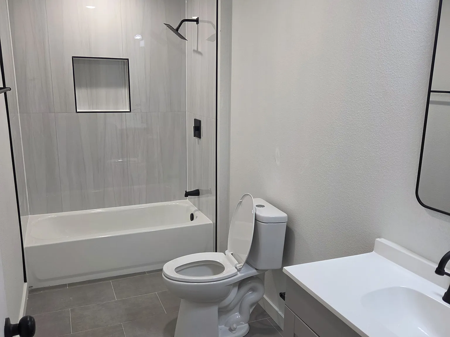 4 bed, 1700 sqft, $2,050 — Photo 4