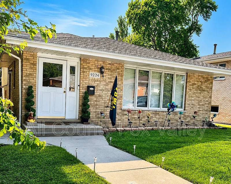 3 bed, 3.0 bath, $3,300 — Photo 2